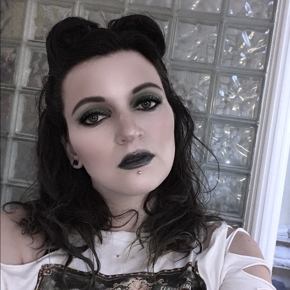 Meet your Poshers, Nikki, Bam and Squeak! 🐆 🐈 - Picture 1 of 8